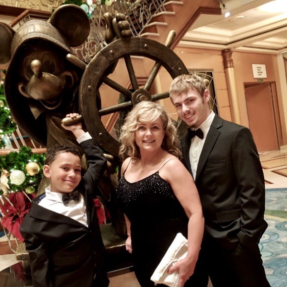 Meet your Posher, Suzanne - Picture 7 of 15